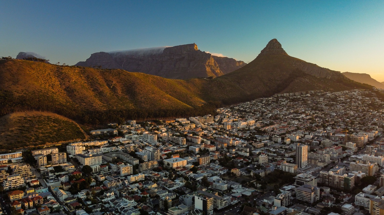 Cape Town city attractions including Table Mountain